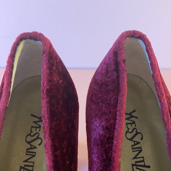 🎉HP🎉 VINTAGE - YVES SAINT LAURENT Velvet Burgundy Victorian style pumps 7.5 M - Picture 8 of 8